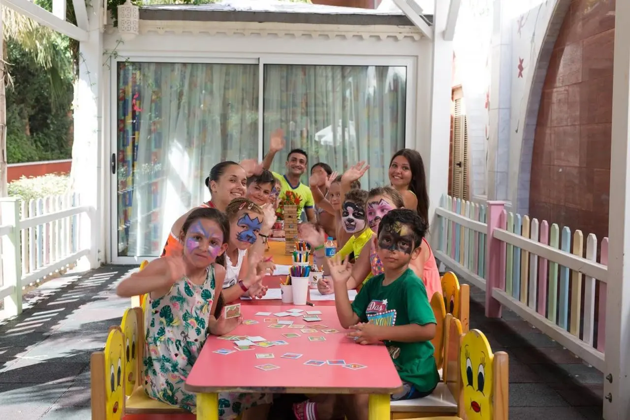 Royal TAJ Mahal — ROYAL TAJ MAHAL