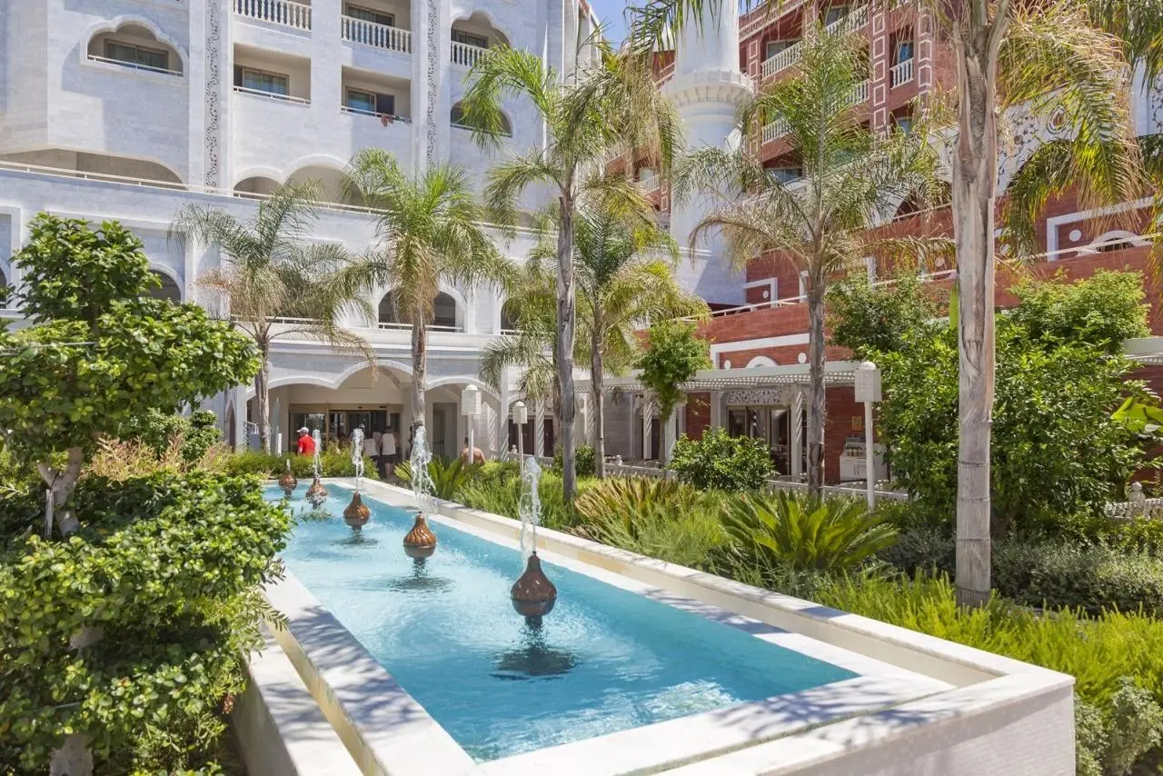 Royal TAJ Mahal — ROYAL TAJ MAHAL