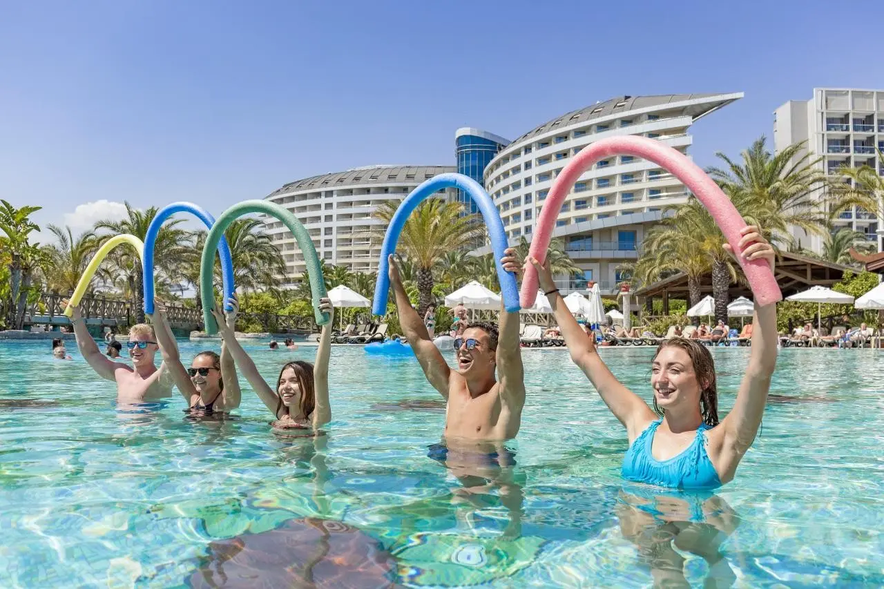 Royal Wings Hotel — ROYAL WINGS