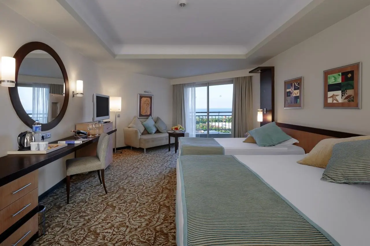 Royal Wings Hotel — ROYAL WINGS