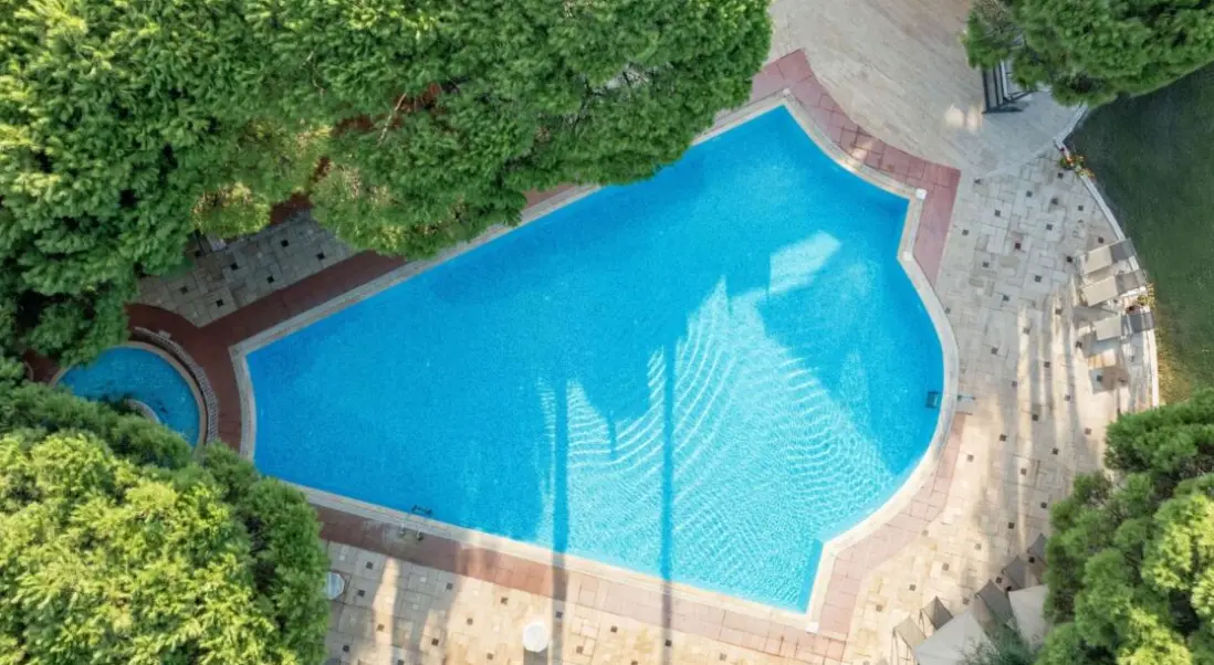 Basen w hotelu Sea Side Beach Club