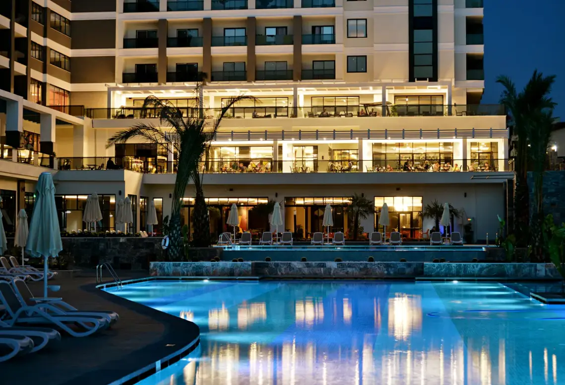 Basen w hotelu Seaden Valentine Resort & Spa
