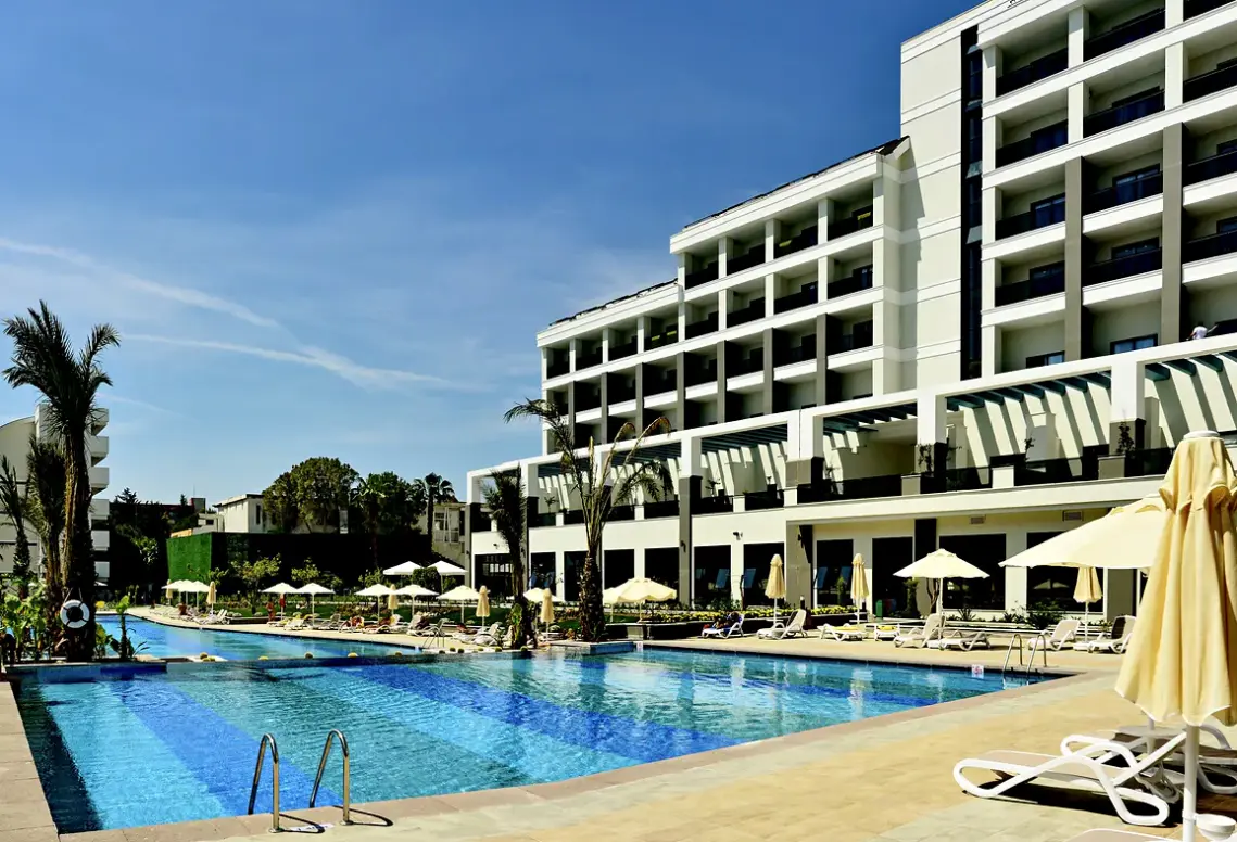 Basen w hotelu Seaden Valentine Resort & Spa