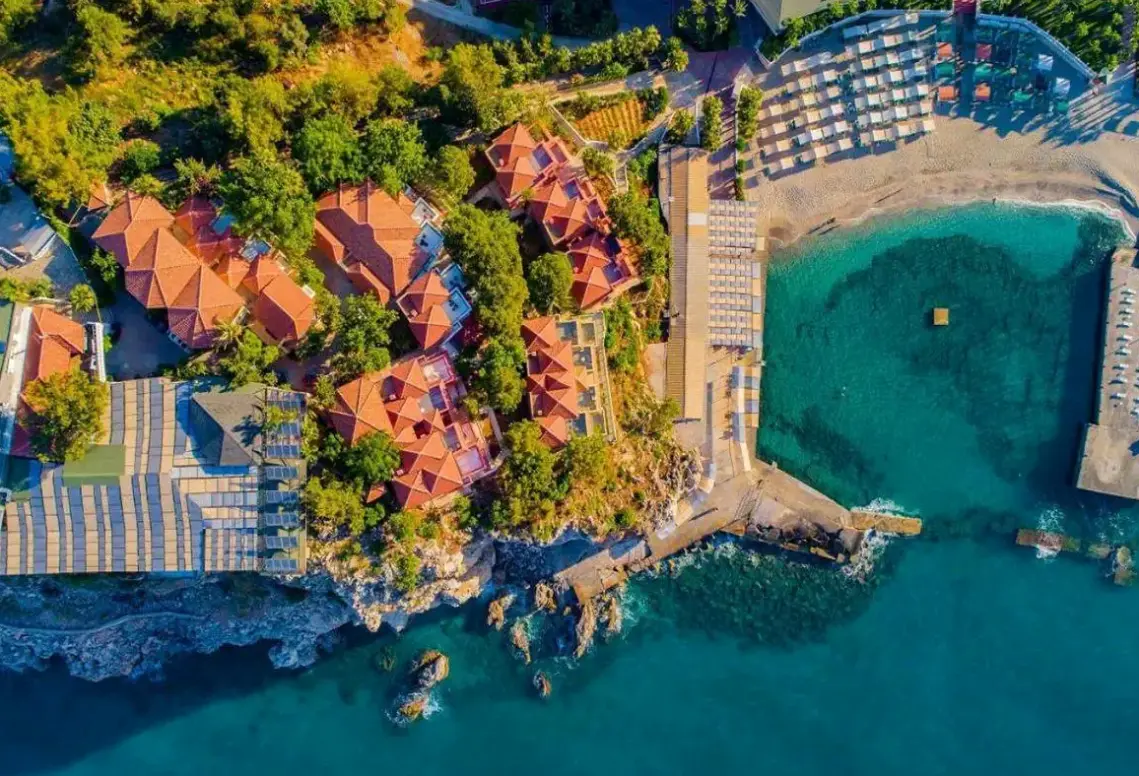 Plaża przy hotelu Senza Garden Holiday Club