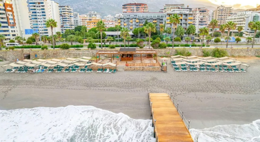 Plaża przy hotelu Senza Grand Santana Hotel