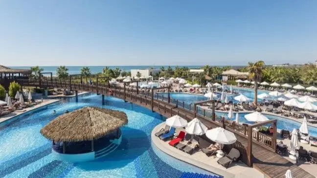 Sherwood Dreams — SHERWOOD DREAMS RESORT