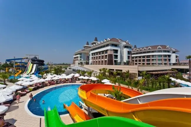 Sherwood Dreams — SHERWOOD DREAMS RESORT