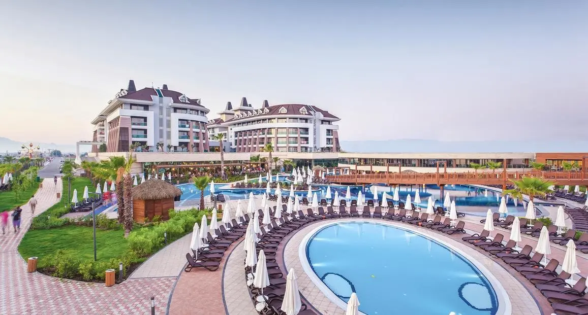 Sherwood Dreams — SHERWOOD DREAMS RESORT