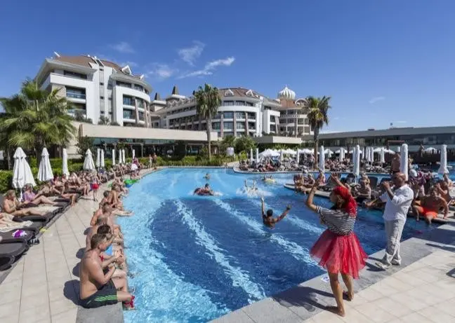 Sherwood Dreams — SHERWOOD DREAMS RESORT