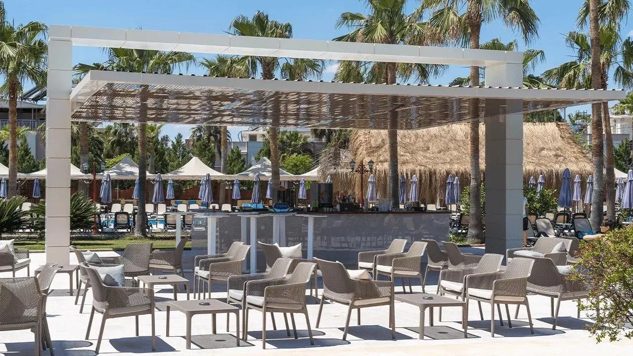 Basen w hotelu Siam Elegance Hotels & Spa