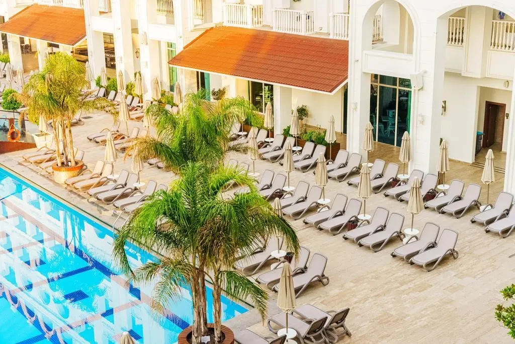 Side Premium — SIDE PREMIUM BY OZ HOTELS