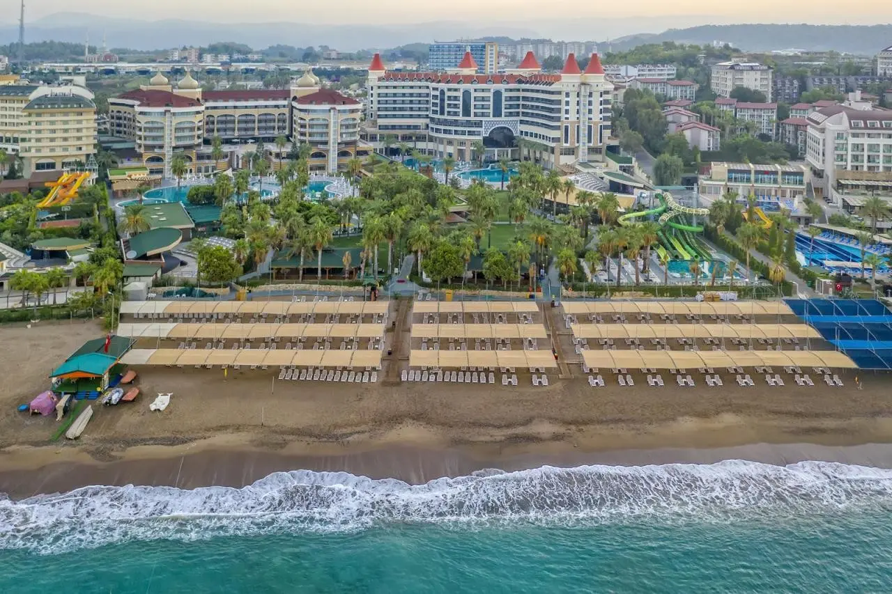 Basen w hotelu Sidemarin Kirman Premium
