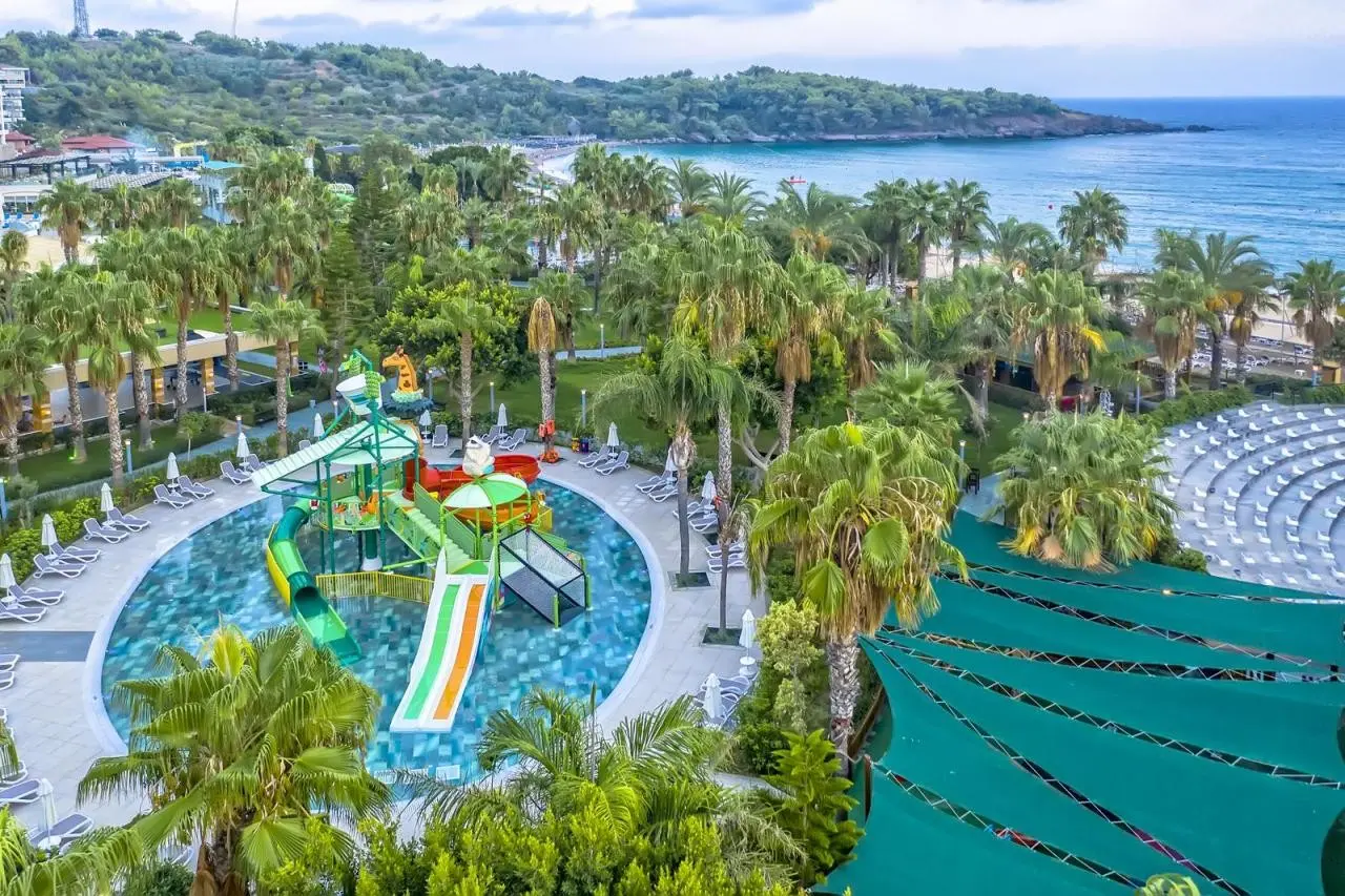 Basen w hotelu Sidemarin Kirman Premium