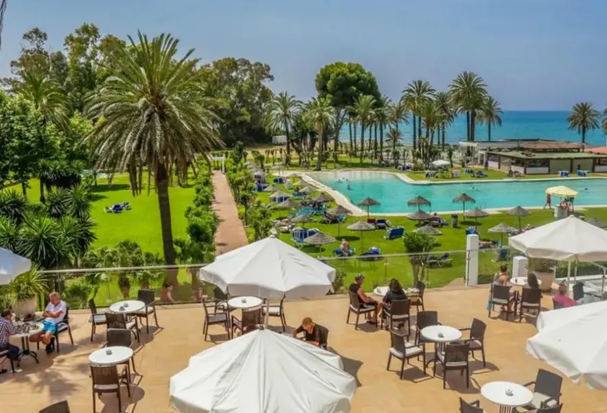 Basen w hotelu Sol Marbella Estepona Atalaya Park