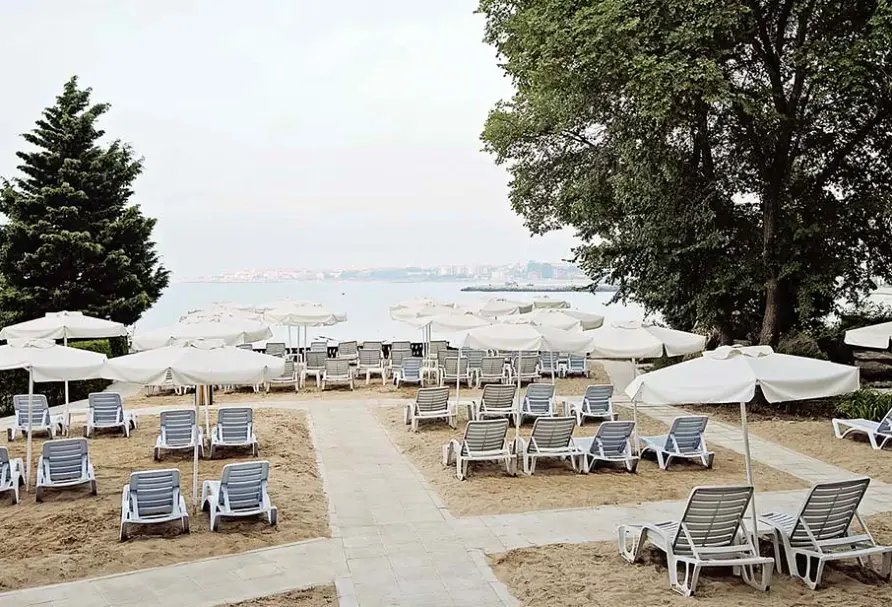Plaża przy hotelu Sol Nessebar Bay & Mare