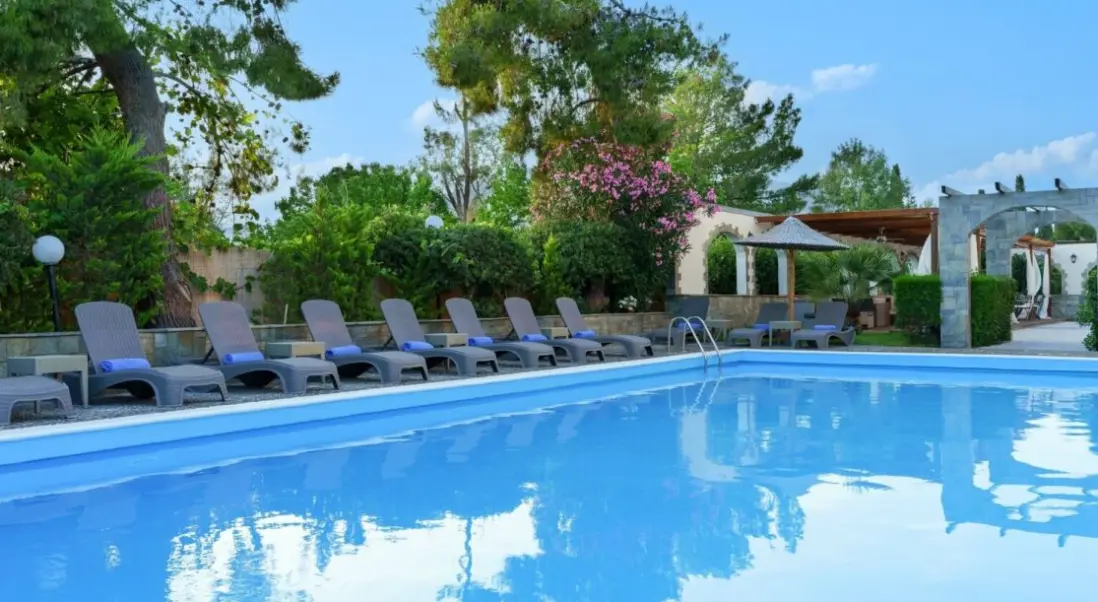 Basen w hotelu Stefania Beach Resort