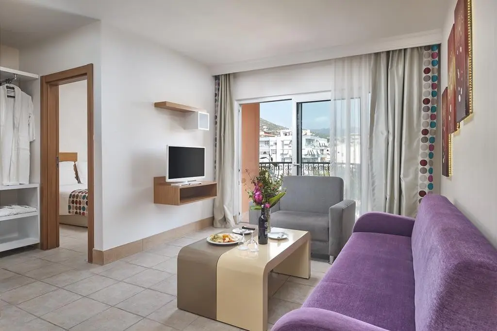 Summer Garden Suites & Beach Hotel — SUNPARK GARDEN