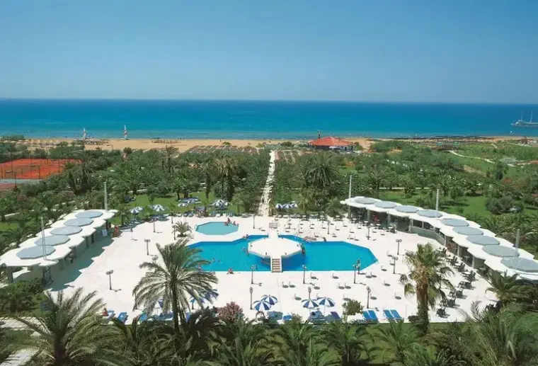 Basen w hotelu Süral Saray