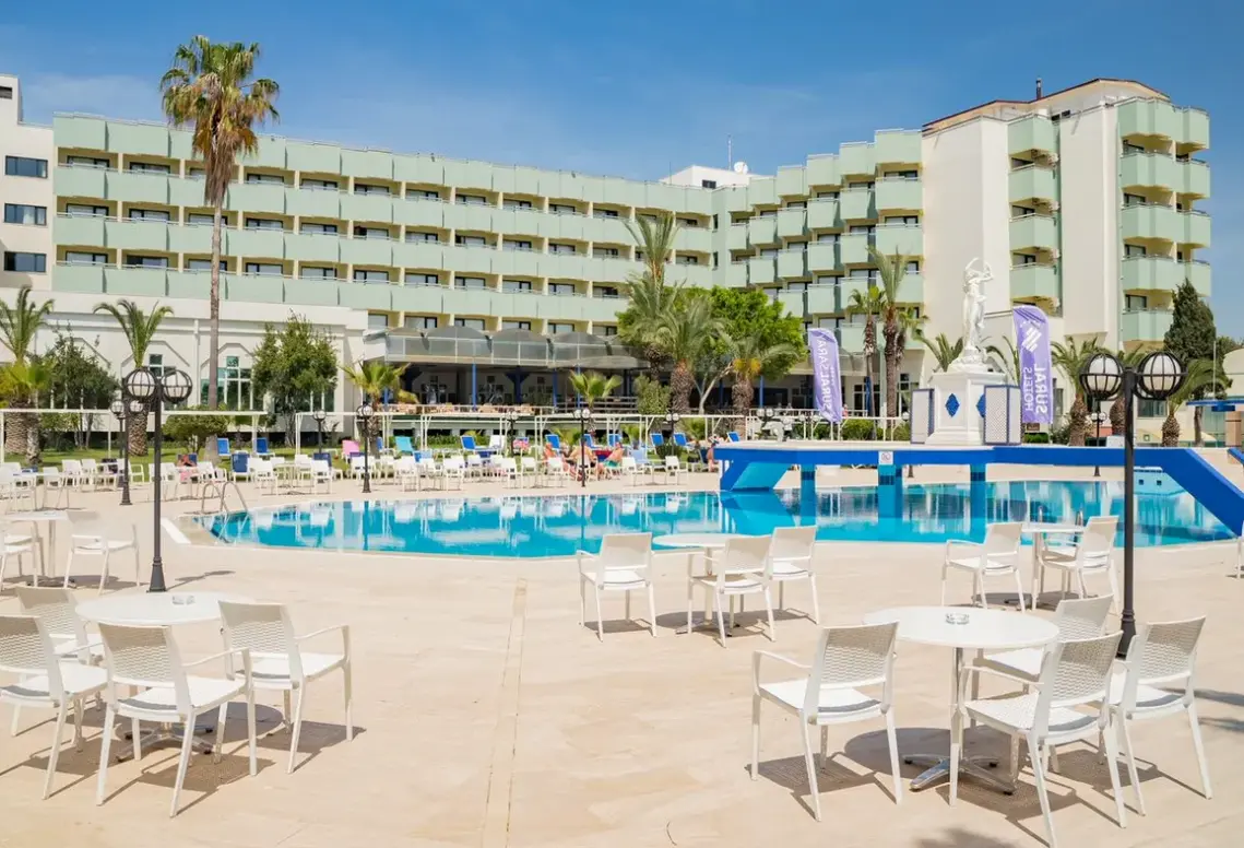 Basen w hotelu Süral Saray