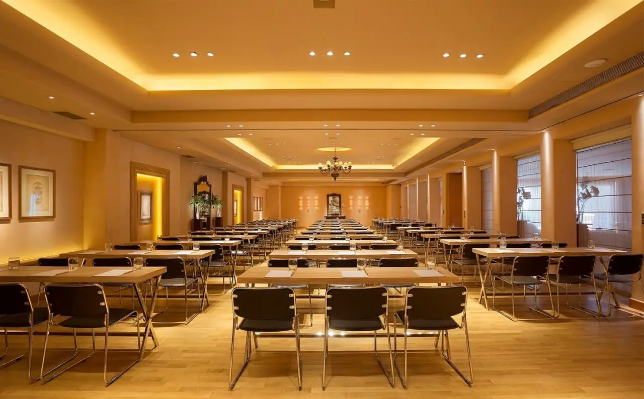 Restauracja i jedzenie w hotelu The Margi