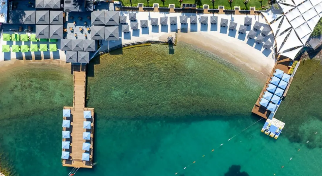 Plaża przy hotelu The Norm Collection Doora