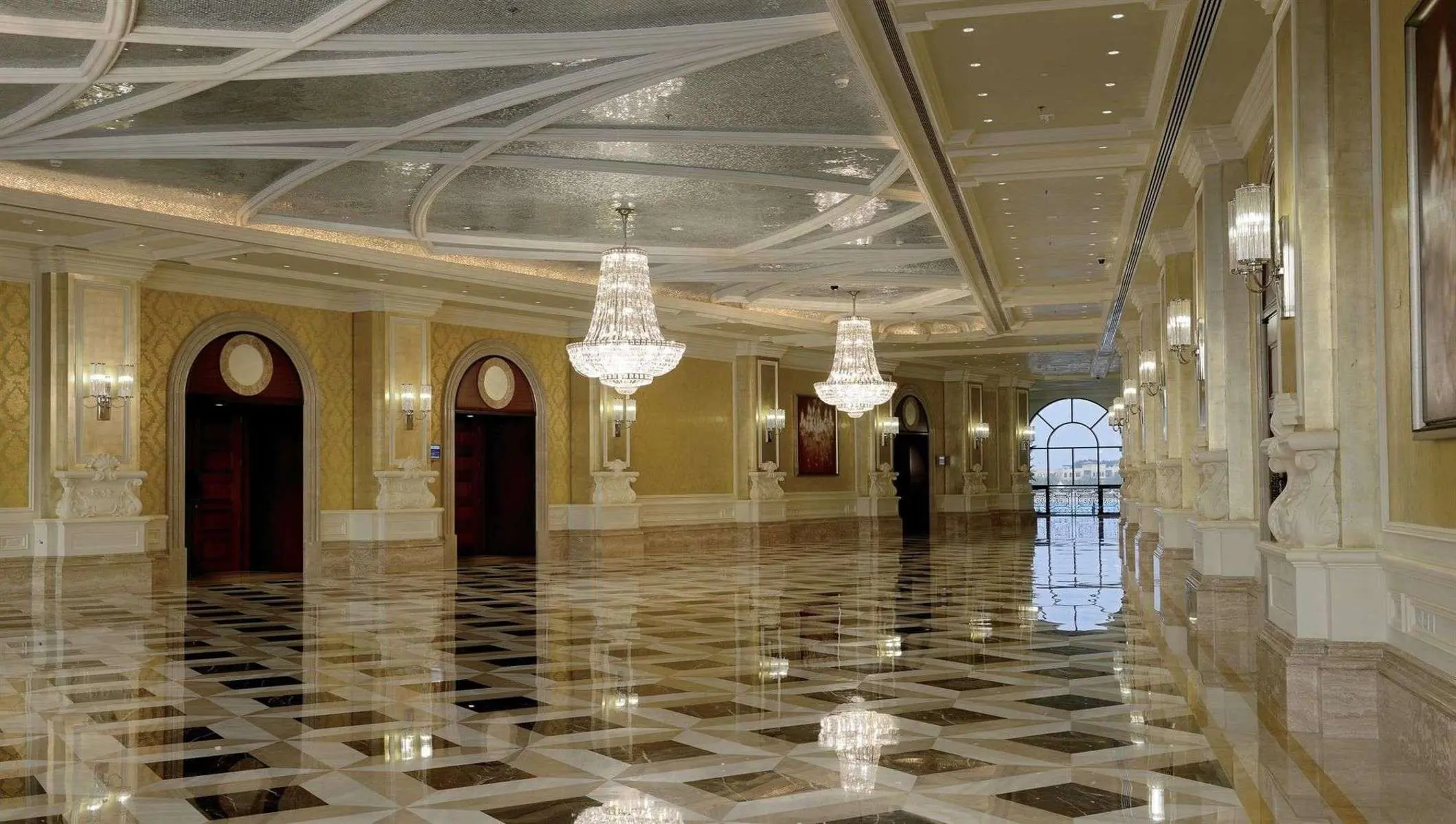 Lobby hotelu The Ritz Carlton Abu Dhabi, Grand Canal