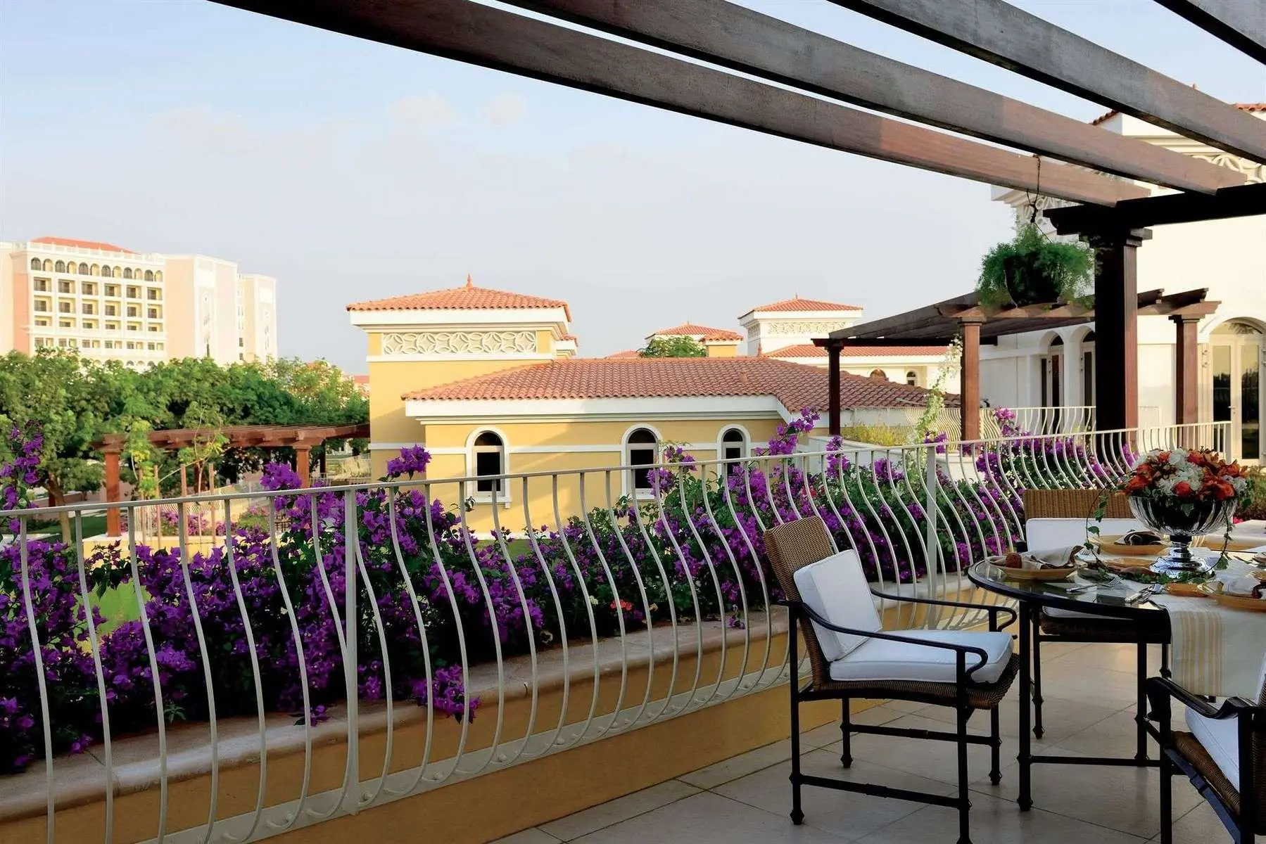 Widok z hotelu The Ritz Carlton Abu Dhabi, Grand Canal