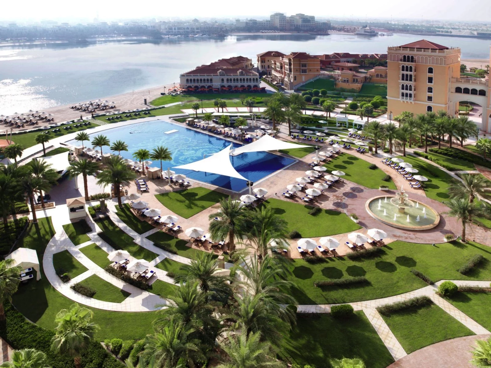 Hotel The Ritz Carlton Abu Dhabi, Grand Canal