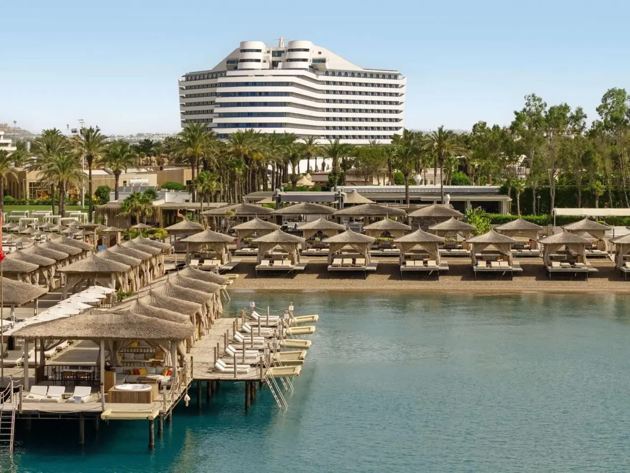 Titanic Deluxe Lara — TITANIC DELUXE LARA