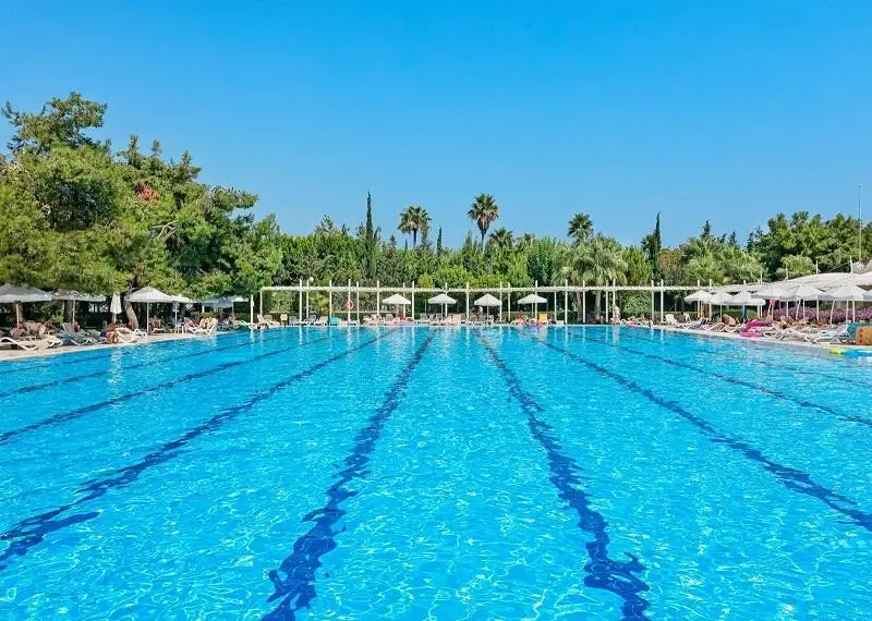 Titanic Deluxe Lara — TITANIC DELUXE LARA