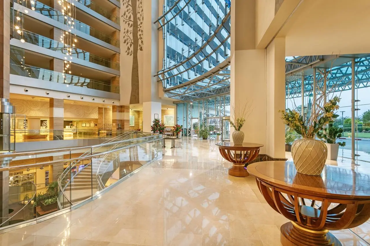 Titanic Deluxe Lara — TITANIC DELUXE LARA