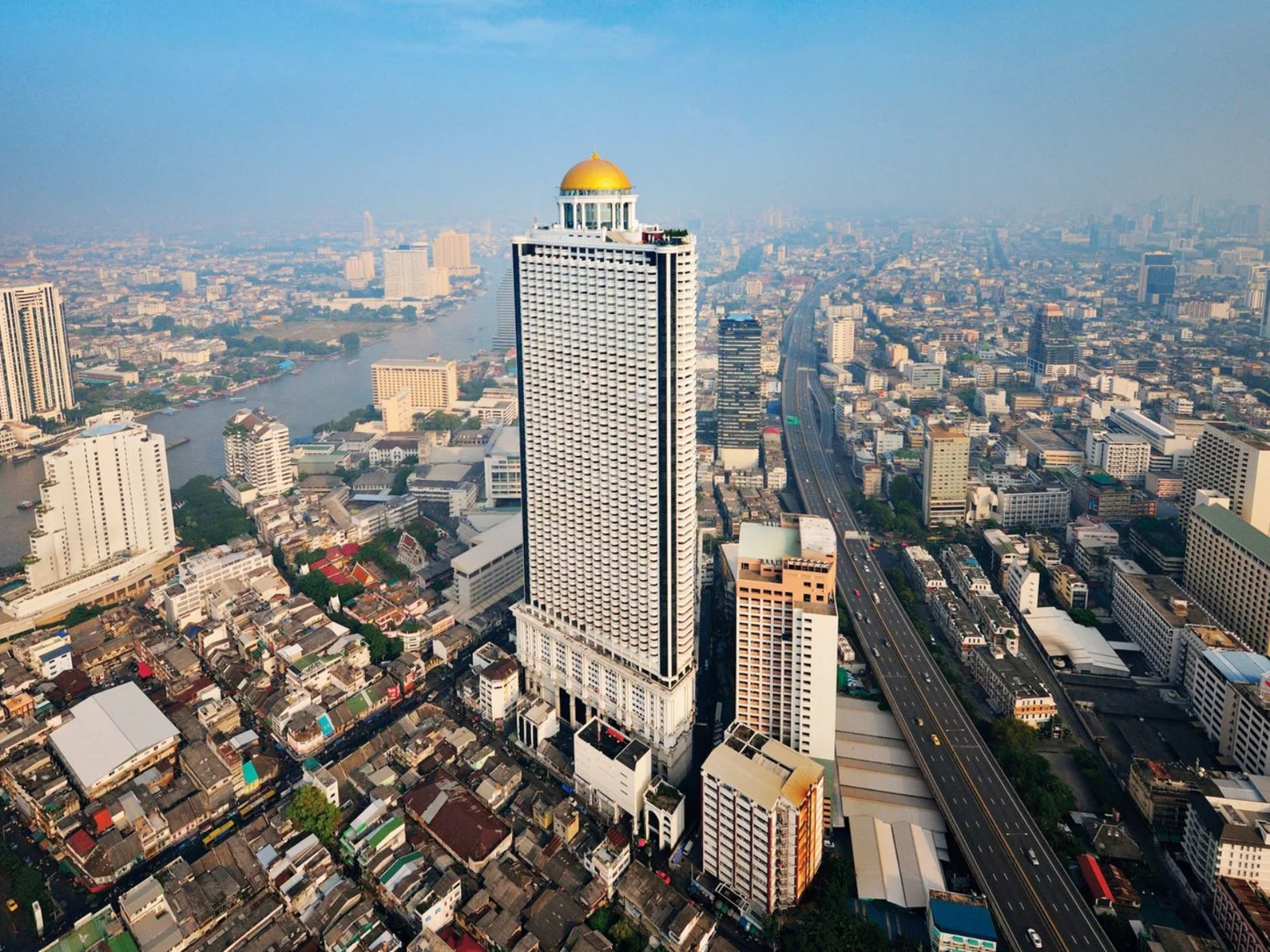 Hotel Tower Club at Lebua