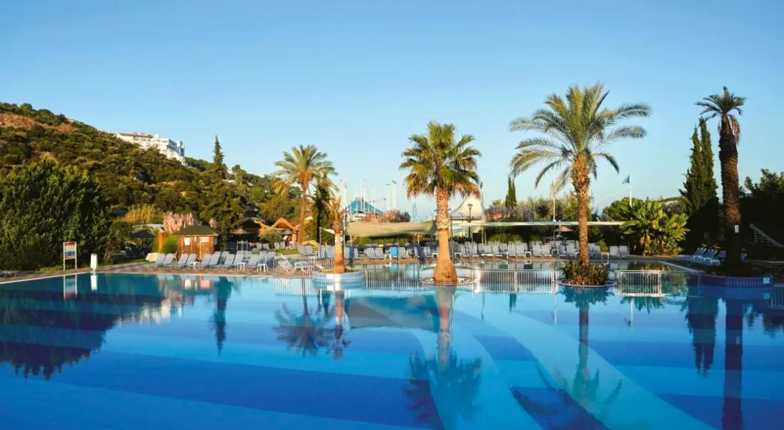 Basen w hotelu TUI Blue Ephesus