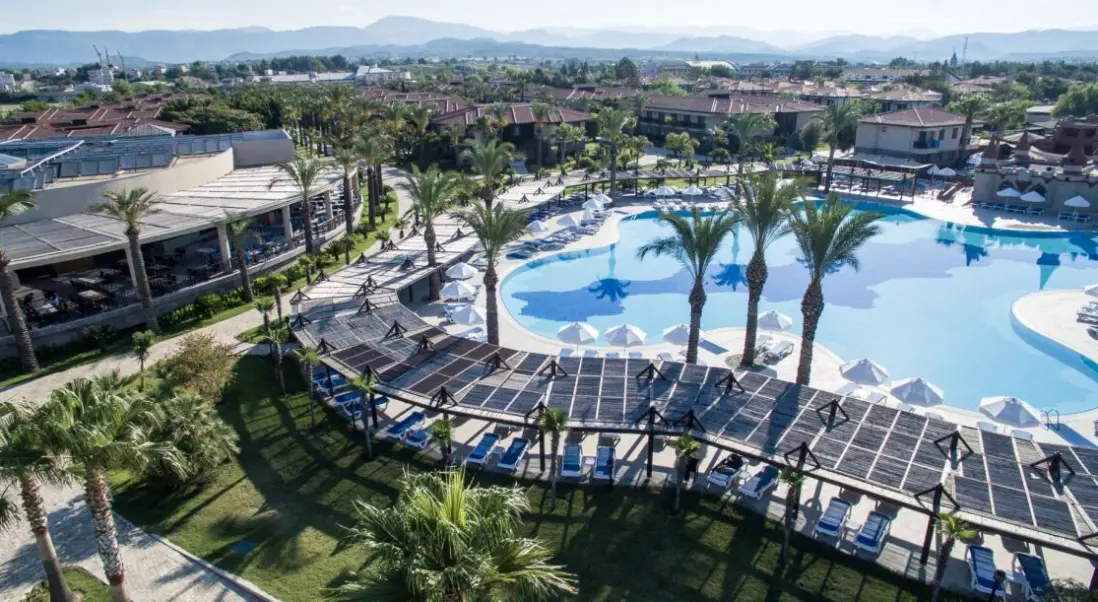 Basen w hotelu TUI Blue Palm Garden