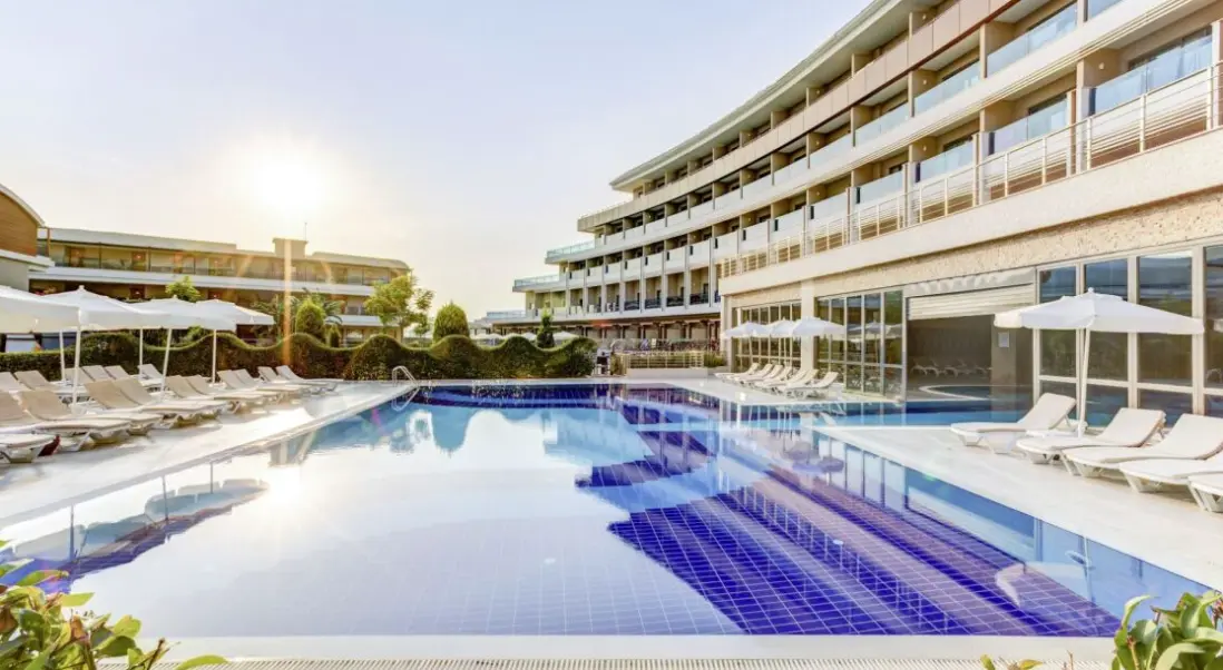 Basen w hotelu TUI Magic Life Jacaranda