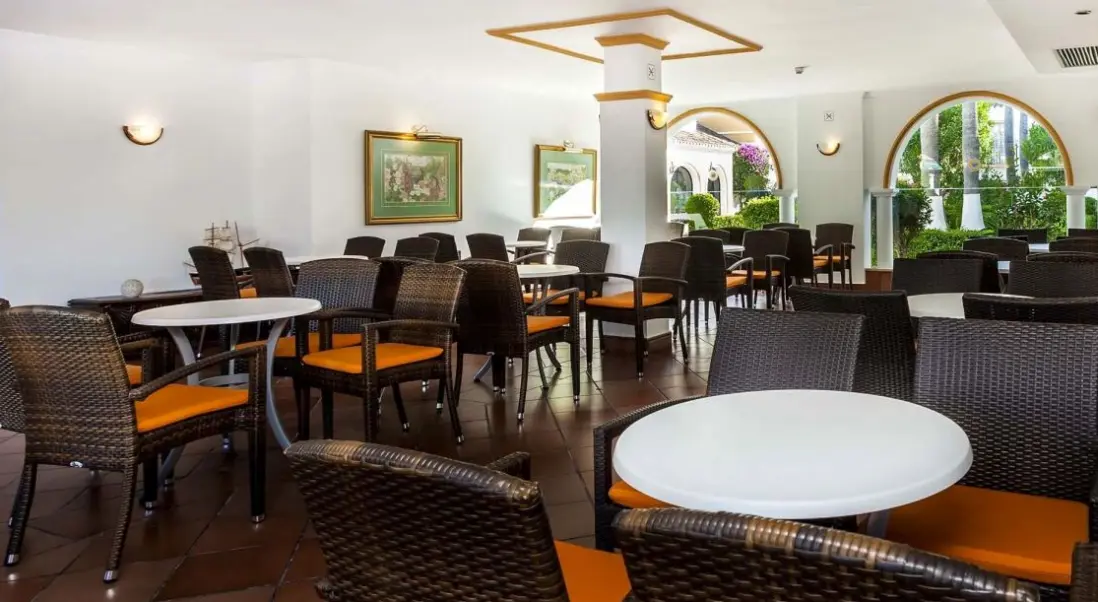 Restauracja i jedzenie w hotelu TUI Suneo Globales Cortijo Blanco