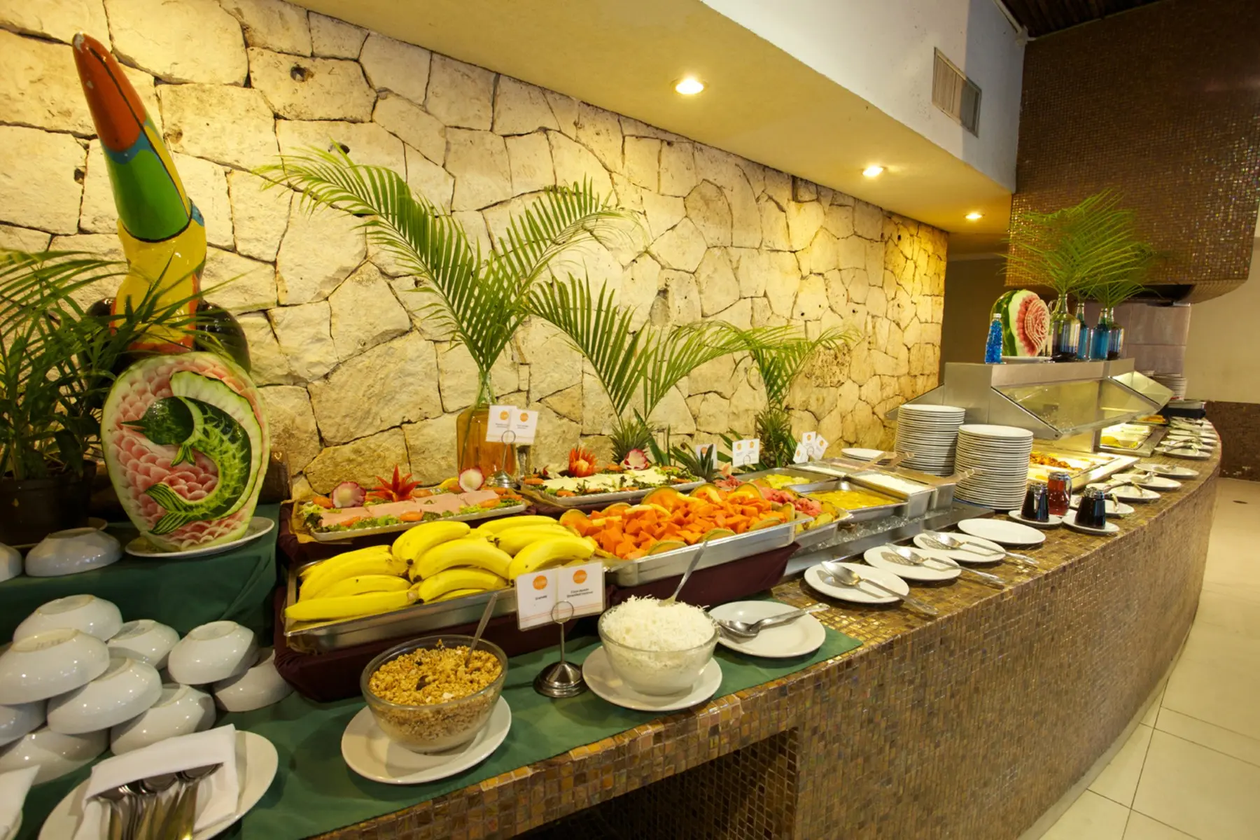 Restauracja i jedzenie w hotelu Tukan Hotel Playa Del Carmen