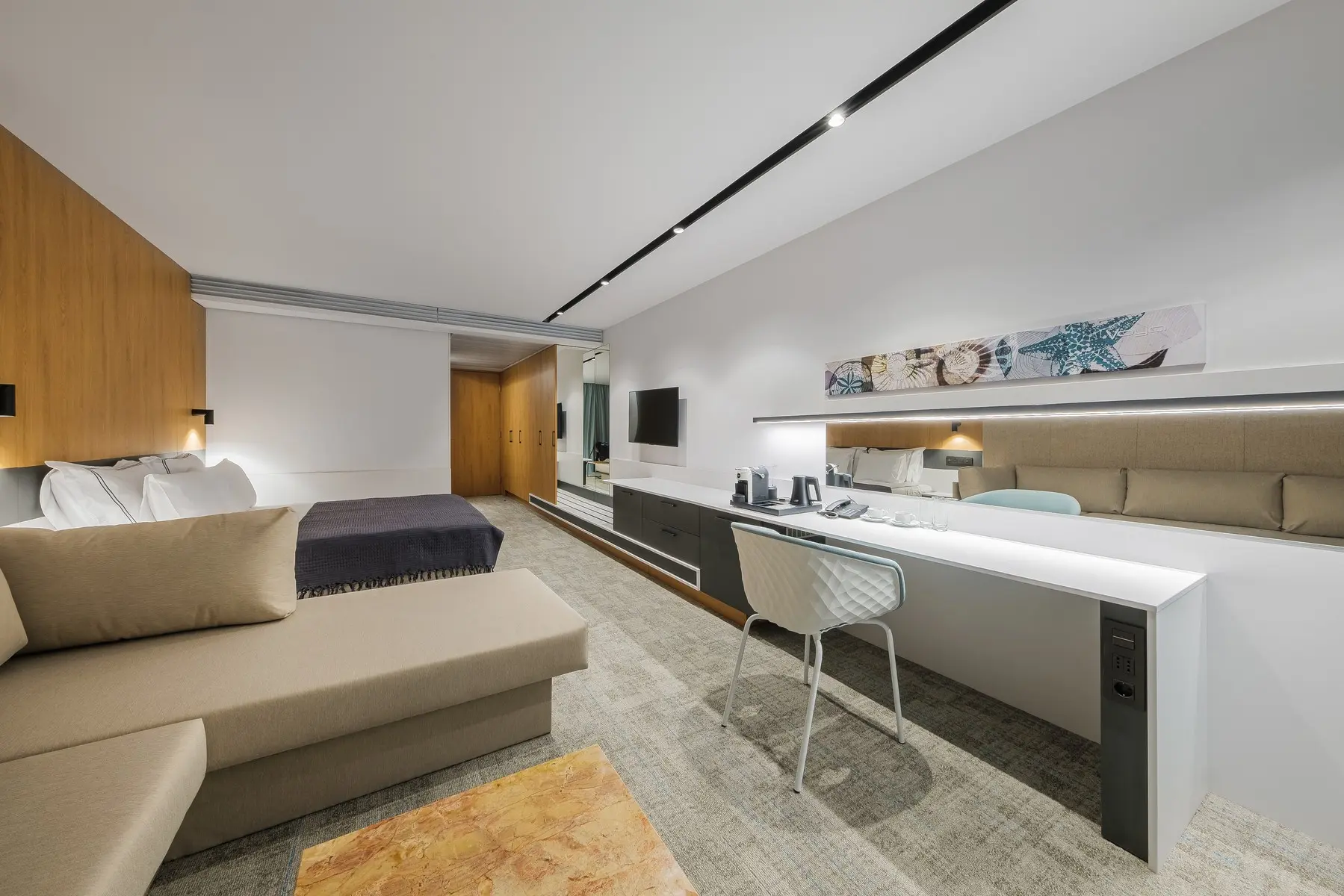 Voya Beach Resort — VOYA BEACH RESORT