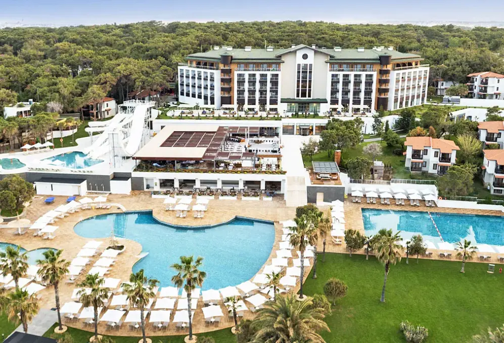 Basen w hotelu Voyage Sorgun