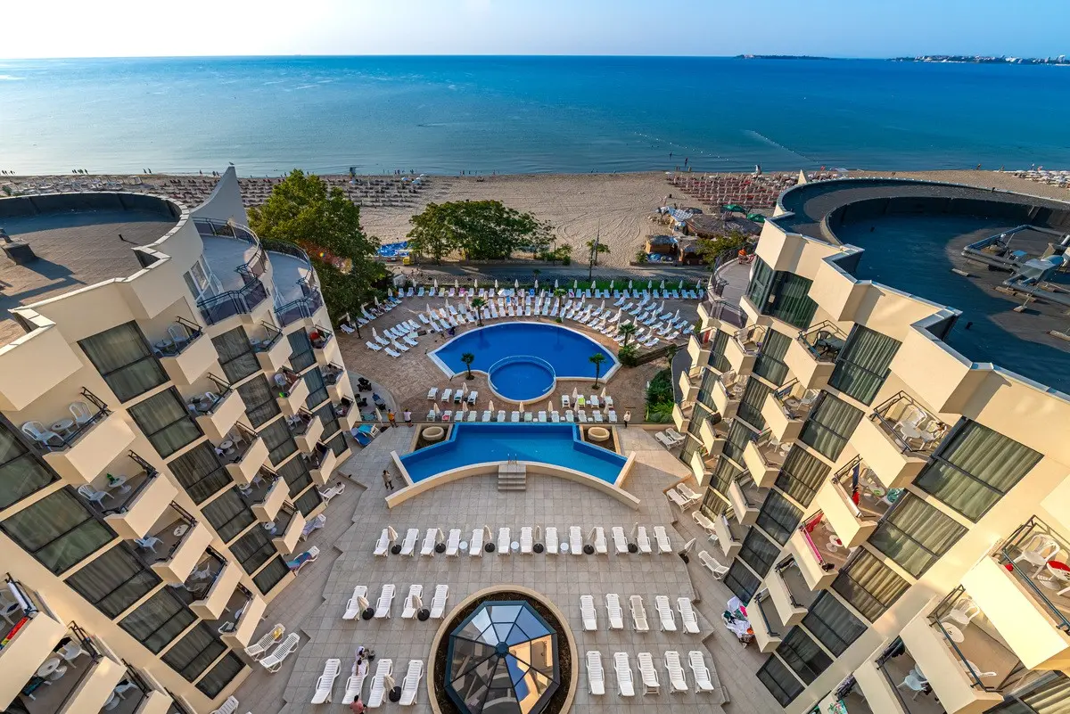 Zenith Hotel — ZENITH