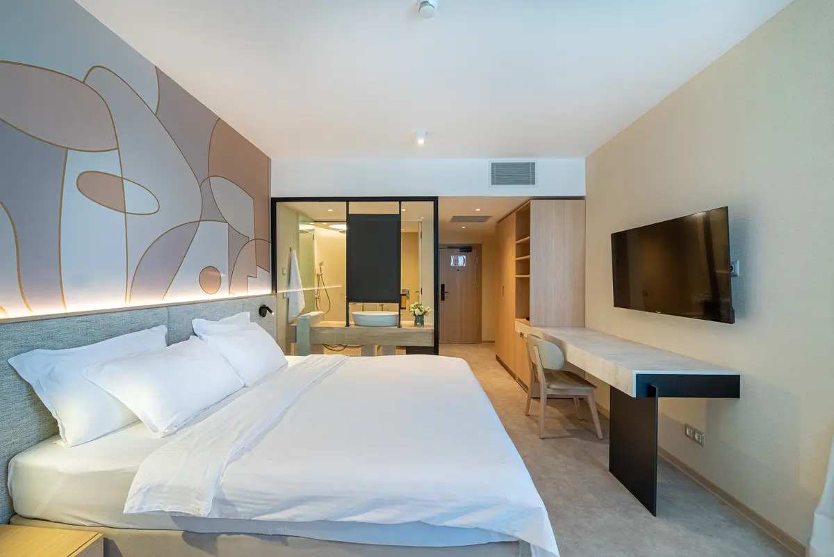 Zenith Hotel — ZENITH