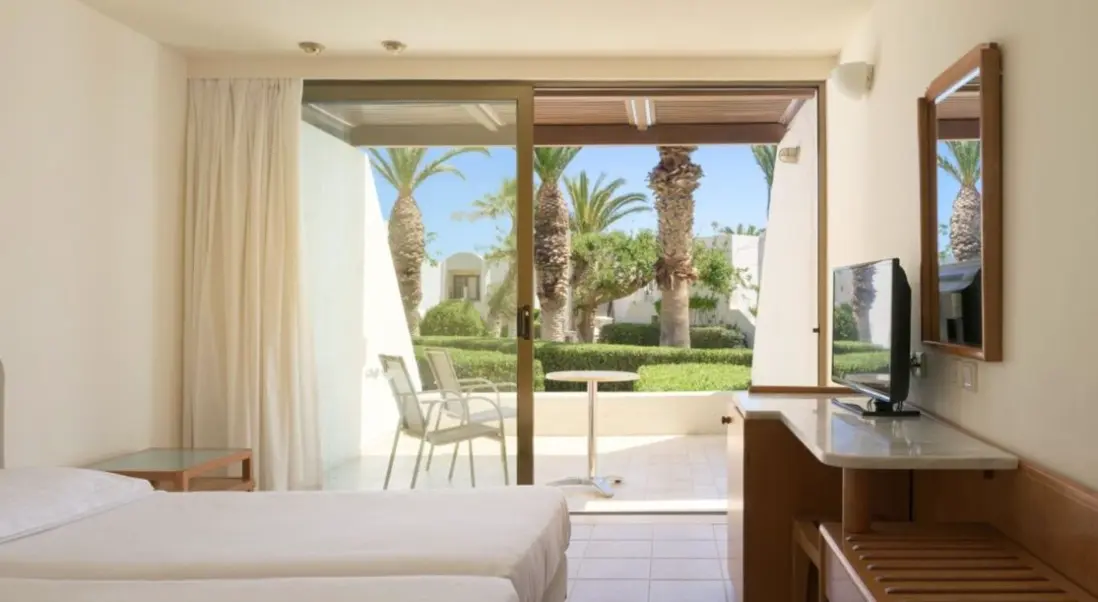 Pokój w hotelu Agapi Beach Resort