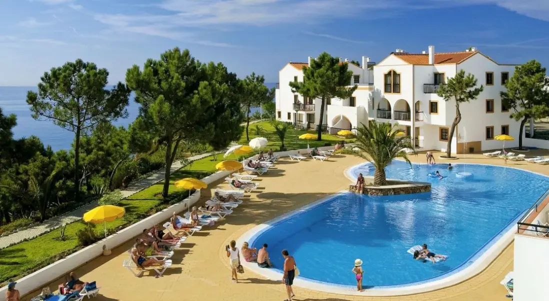 Basen w hotelu Alfagar Village