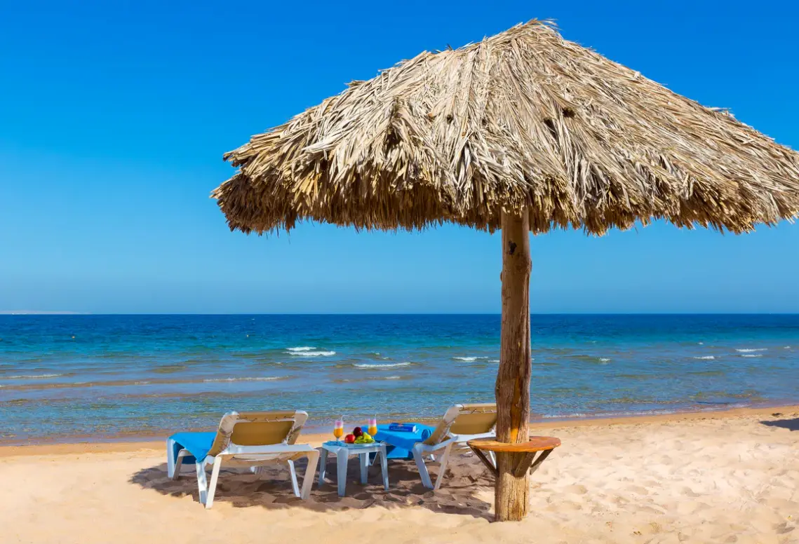 Plaża przy hotelu Ali Baba Palace