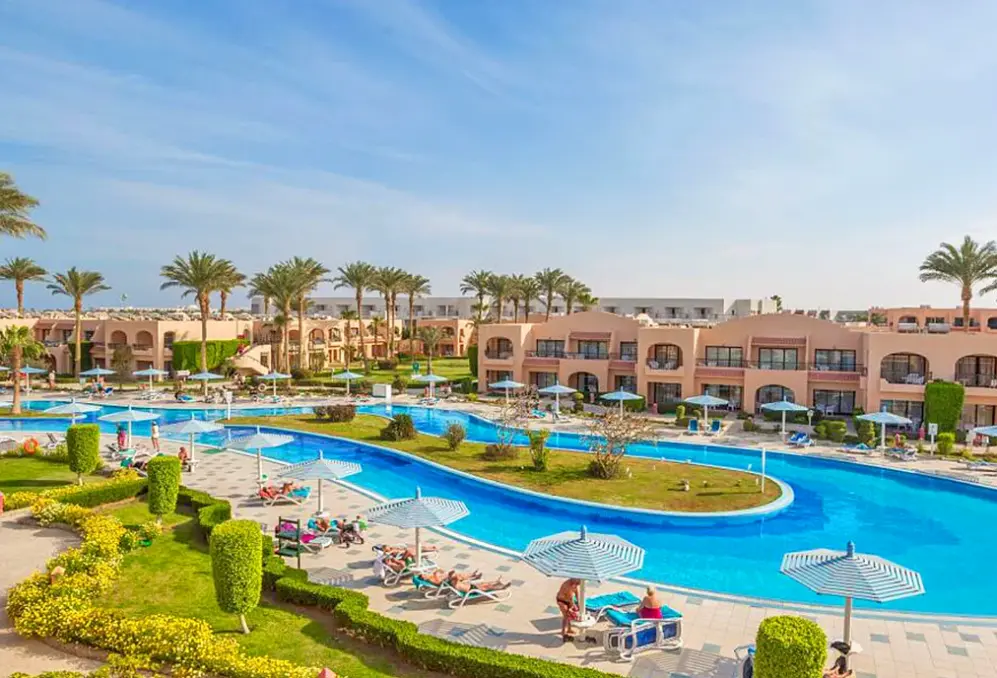 Basen w hotelu Ali Baba Palace