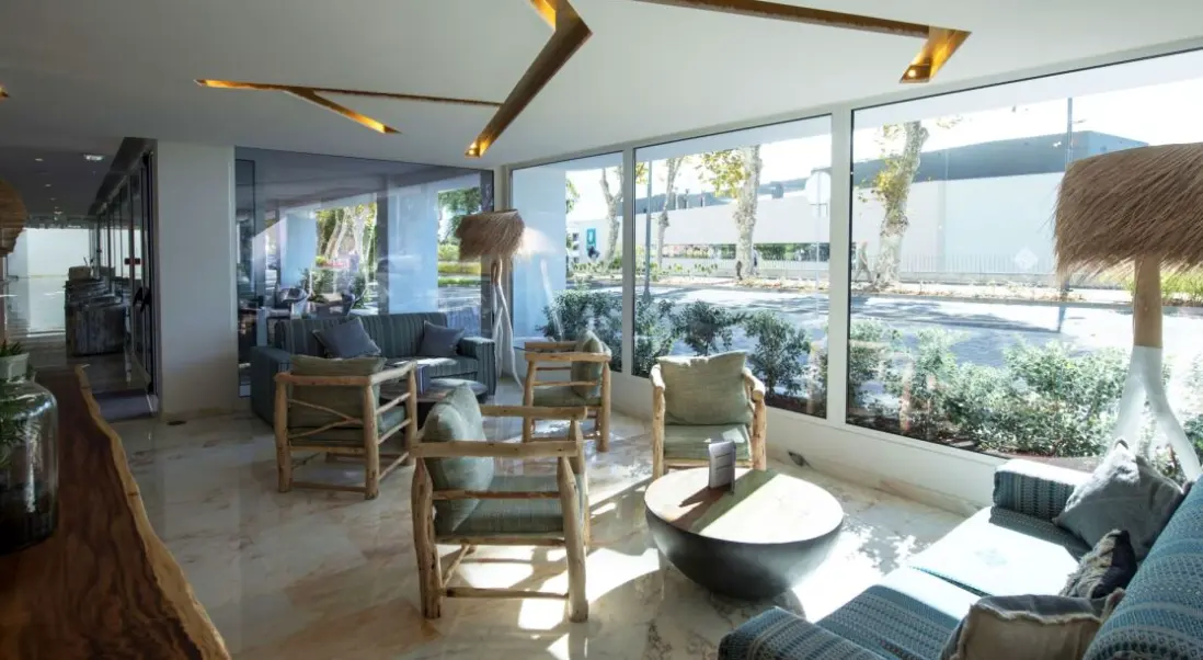 Lobby hotelu Alto Lido