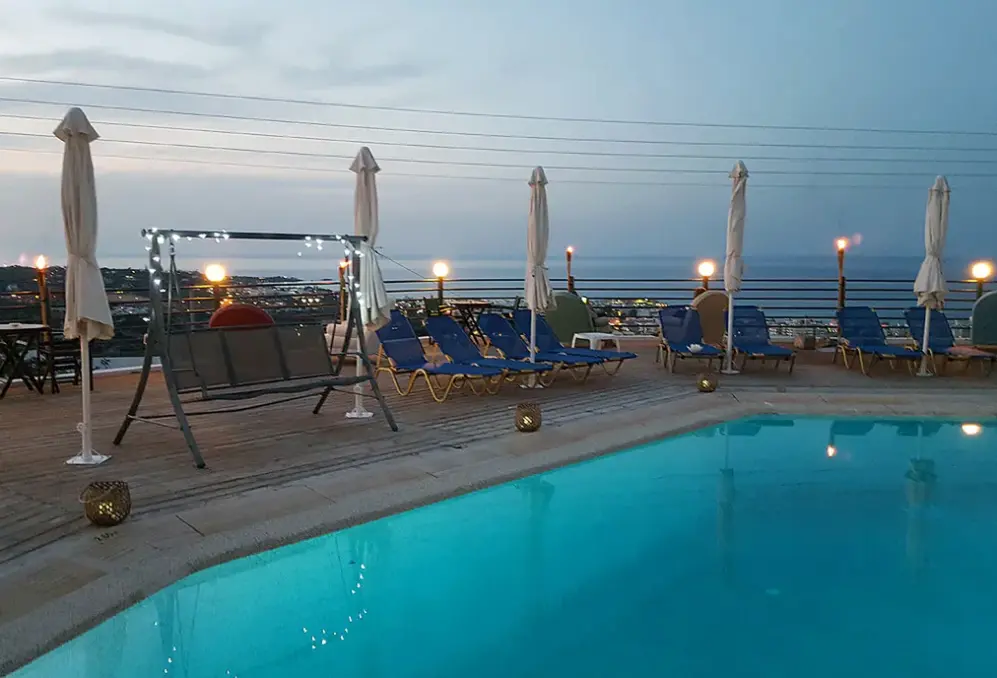 Basen w hotelu Amazones Village Suites