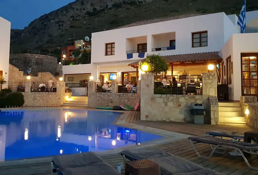 Basen w hotelu Amazones Village Suites