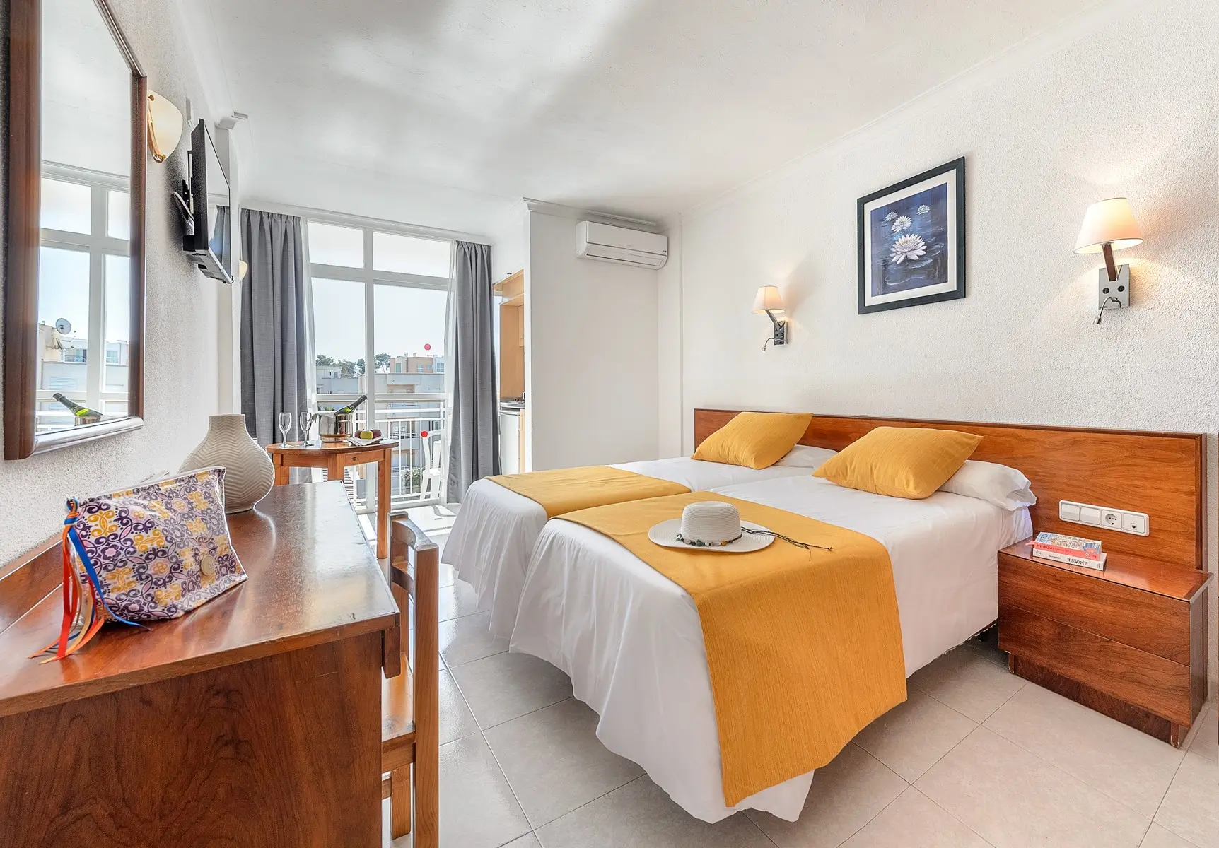 Aparthotel Vibra Bay — VIBRA BAY