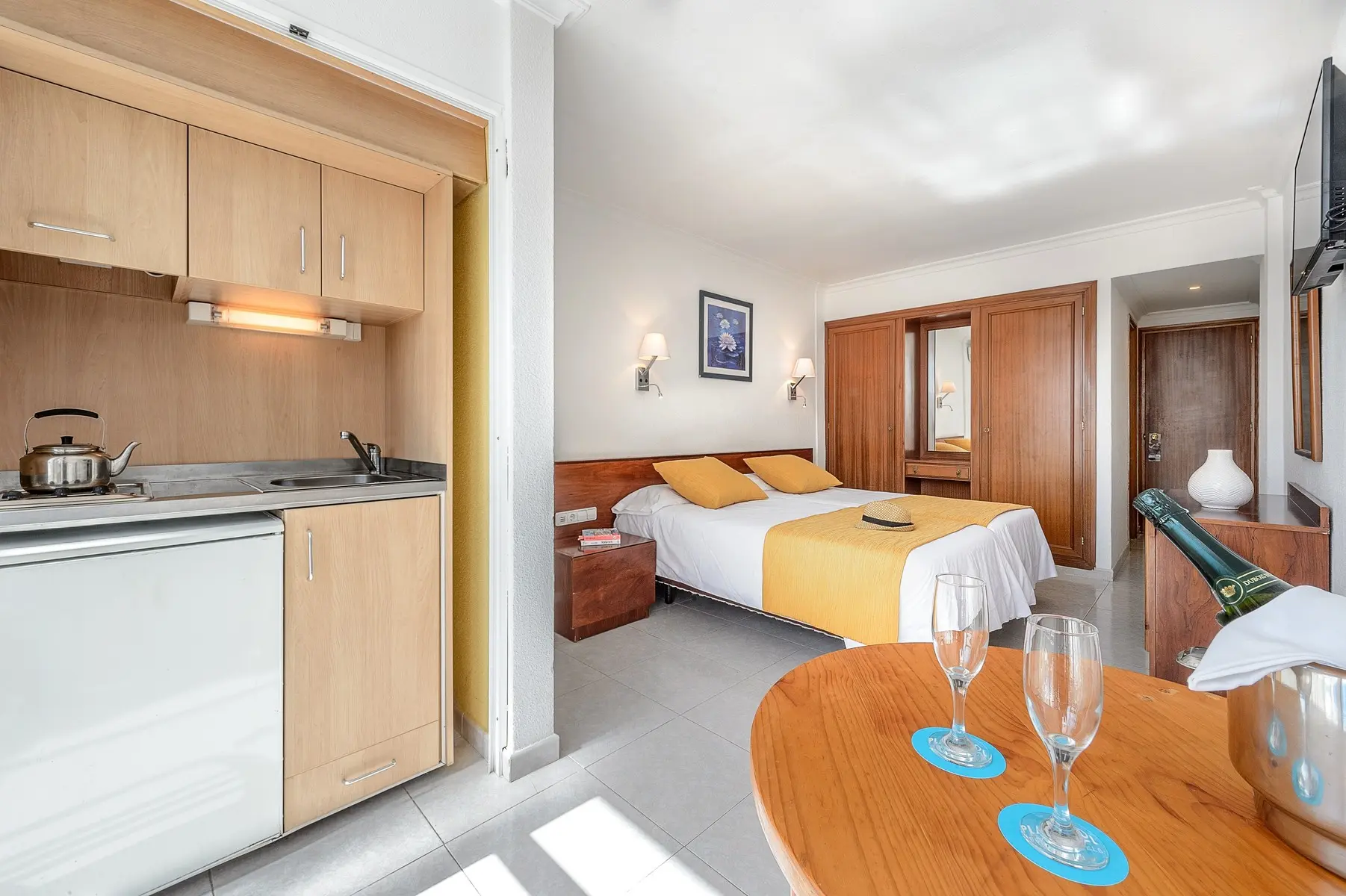 Aparthotel Vibra Bay — VIBRA BAY